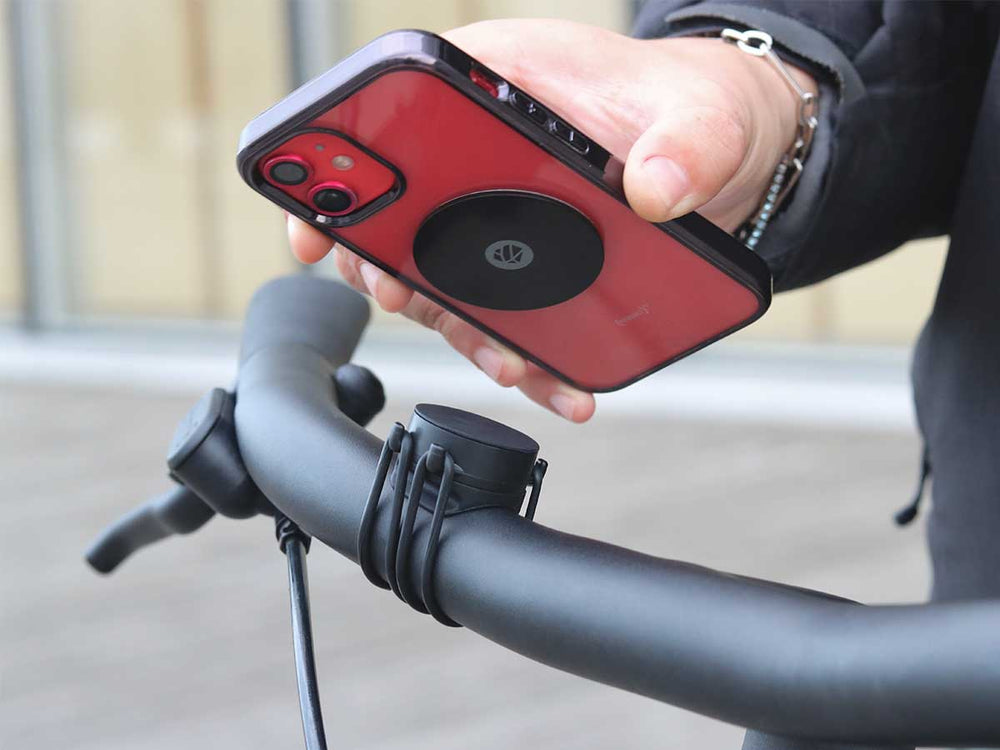 Placa metálica adhesiva