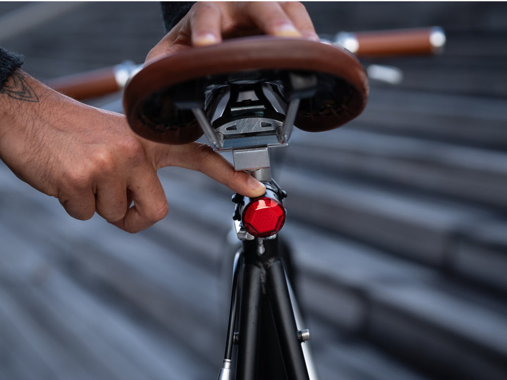 Mini luz trasera magnética