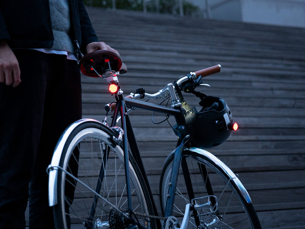 Soporte magnético para casco VIOO con clip (luces no incluidas)