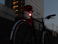 Mini luz trasera magnética