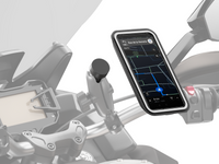 Soporte para teléfono de motocicleta con adaptador esférico que ofrece un ajuste óptimo para un posicionamiento preciso.