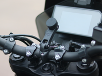 Soporte de manillar Shapeheart, robusto y confiable, con amplificador de 360° para una orientación personalizada.