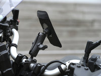 El soporte adaptador esférico universal es fácil de instalar y le permite personalizar completamente el ángulo de su teléfono.