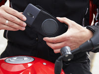 Nuestra bolsa viene en tres tamaños y es compatible con casi todos los teléfonos del mercado.