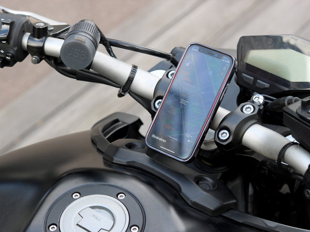 Soporte de teléfono para moto con placa metálica