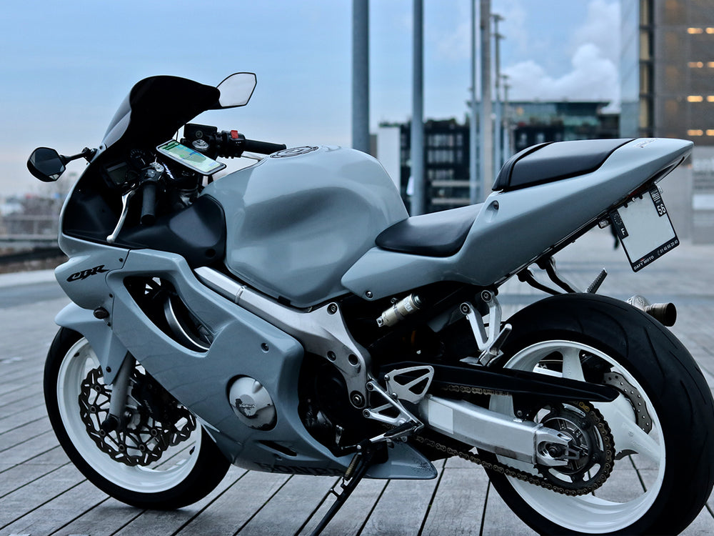 Gracias a su rápida y sencilla instalación, sigue tu GPS mientras conduces